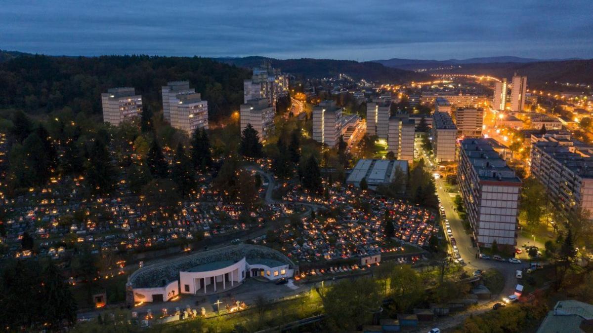 Central Apartman Salgótarján Eksteriør billede